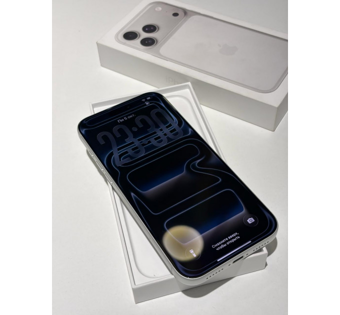 Б/У Смартфон Apple iPhone 17 Pro Max 256 Gb Silver (1sim + eSim)(АКБ 99%)