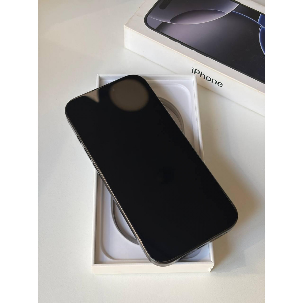 Б/У Apple iPhone 16 Pro 128Gb Black Titanium (АКБ 92%)