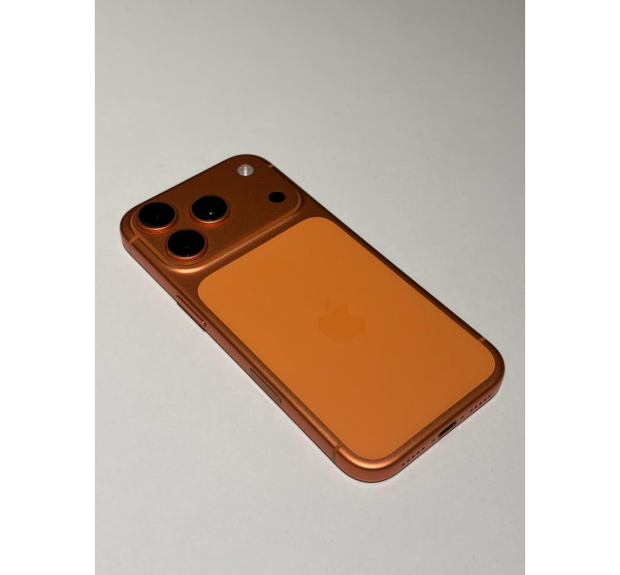 Б/У Apple iPhone 17 Pro Max 256 Gb Cosmic Orange (eSim) 95% АКБ