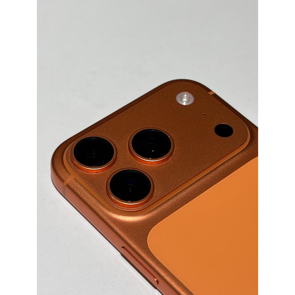 Б/У Apple iPhone 17 Pro Max 256 Gb Cosmic Orange (eSim) 95% АКБ