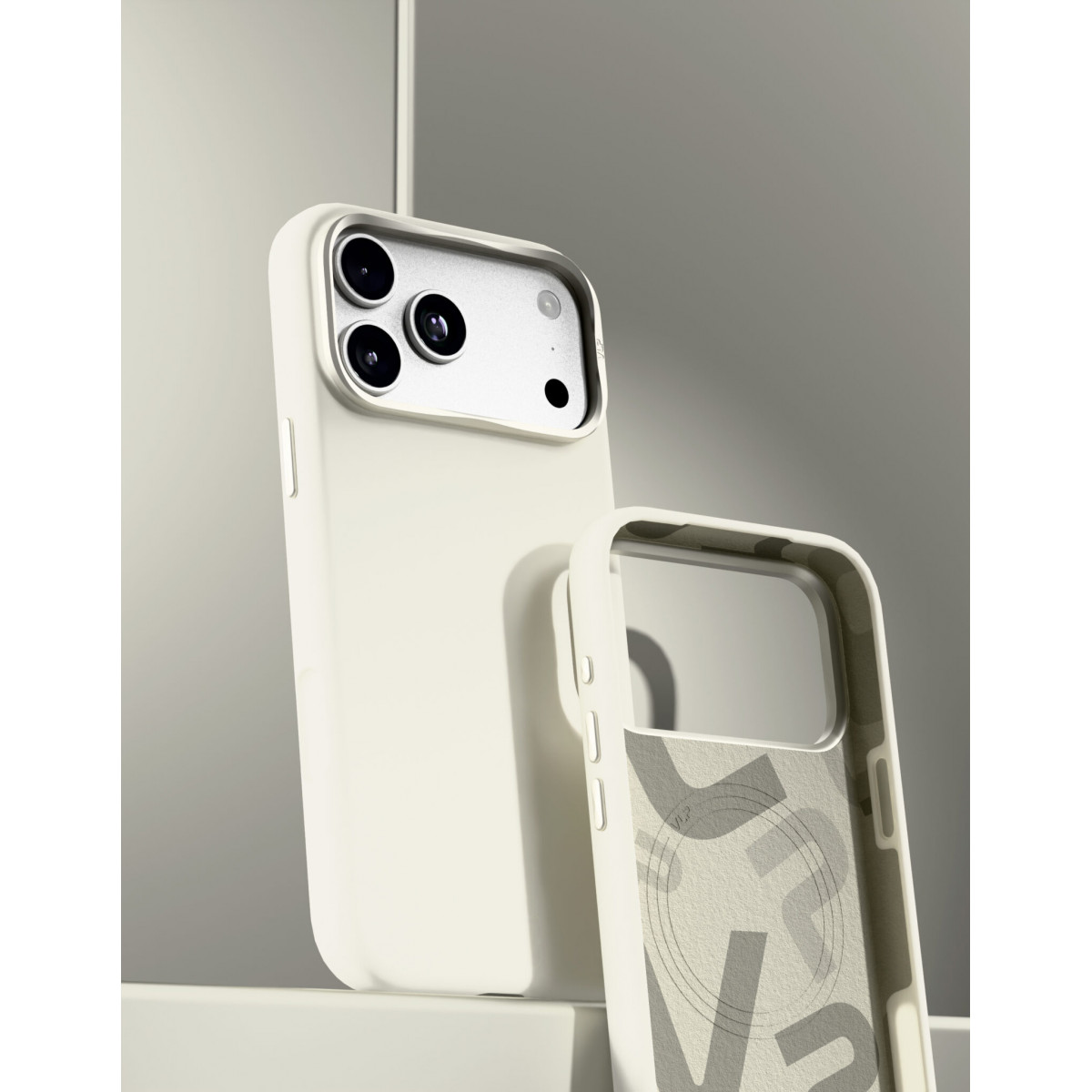 Чехол защитный VLP Aster Pro Case с MagSafe для iPhone 18 Pro Max, белый