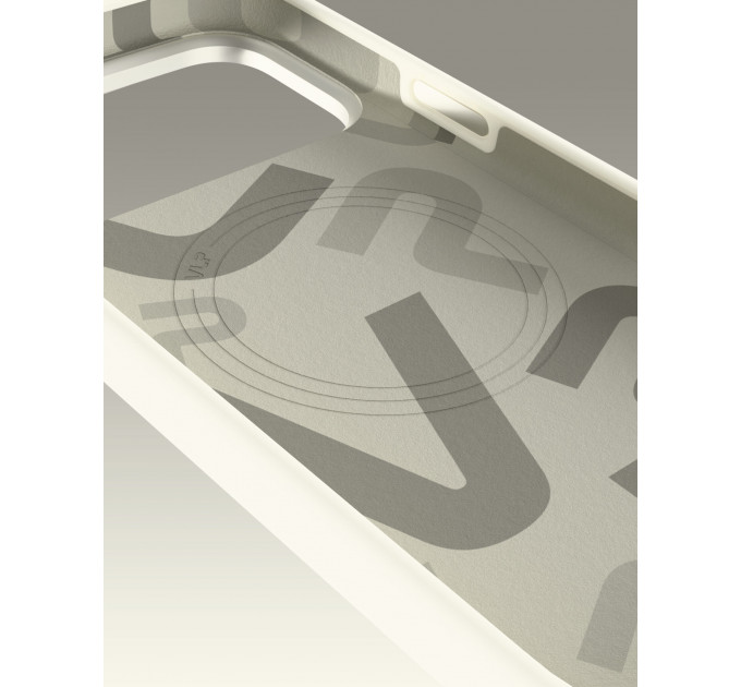 Чехол защитный VLP Aster Pro Case с MagSafe для iPhone 18 Pro Max, белый